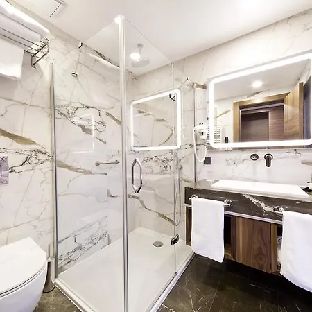 Отель Artur 3*