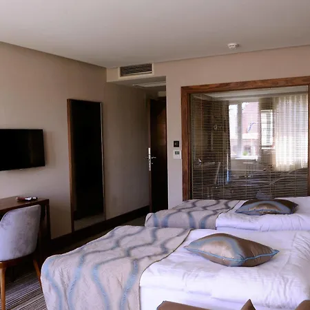 Hotel Artur 3*