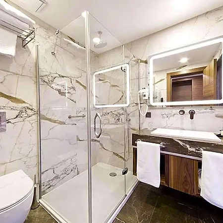 Hotel Artur 3*