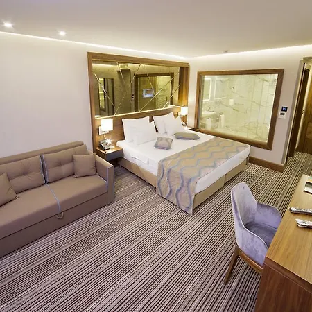 Hotel Artur 3*