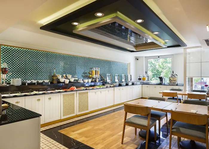 Artur 3* צ'נקלה