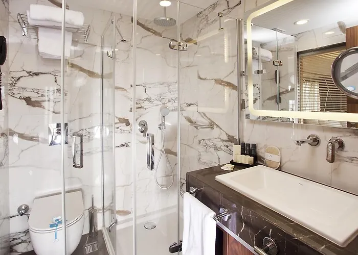 Artur 3* צ'נקלה